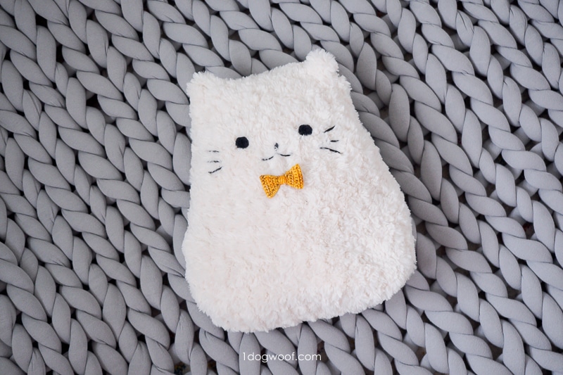 Dapper Cat Cushion crochet pattern