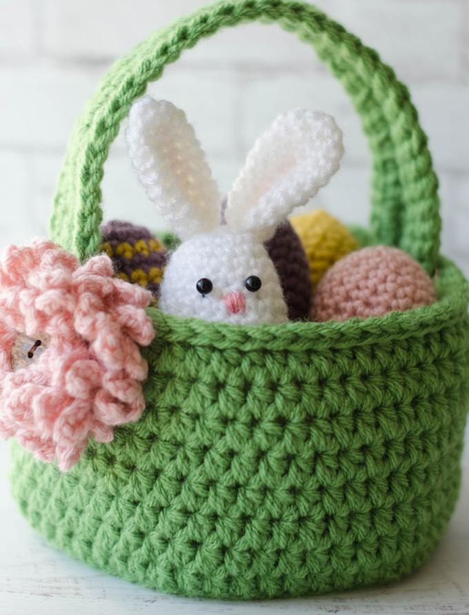 Easter Crochet Patterns, bunny in a basket