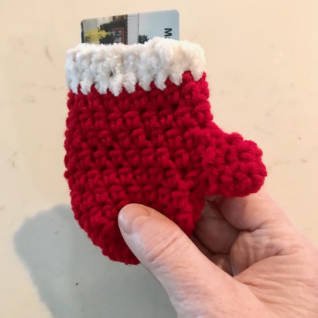 Gift Card Holder for Christmas You Can Make in Easy Steps