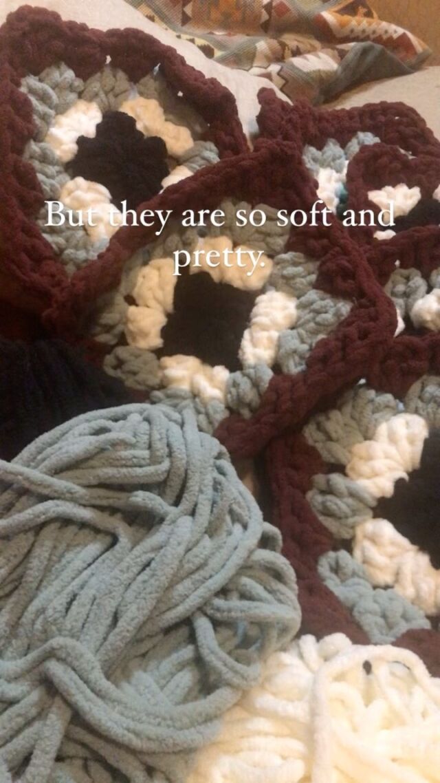 free chunky crochet slippers pattern - Carroway Crochet